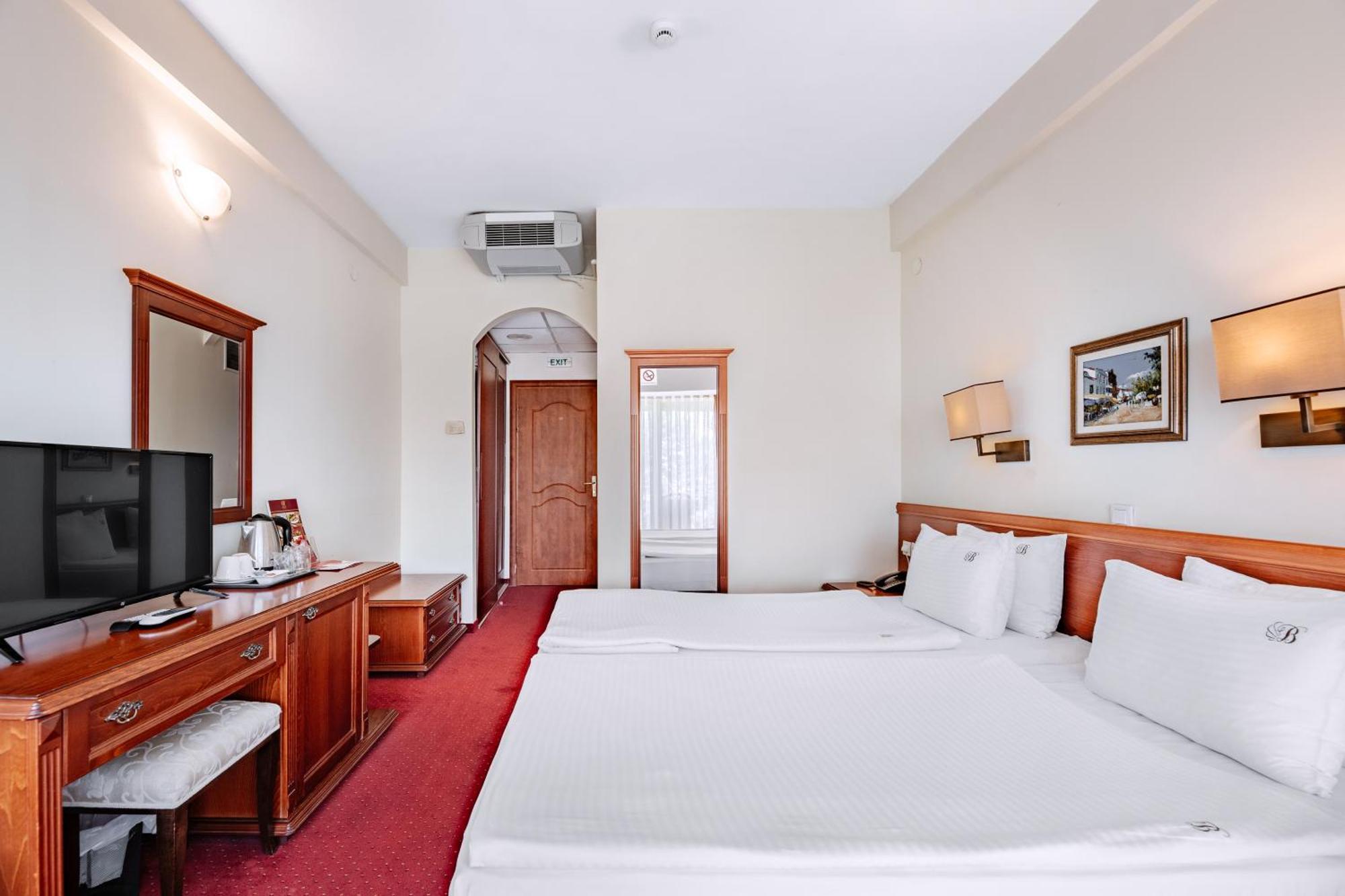 אוהריד Hotel Belvedere מראה חיצוני תמונה