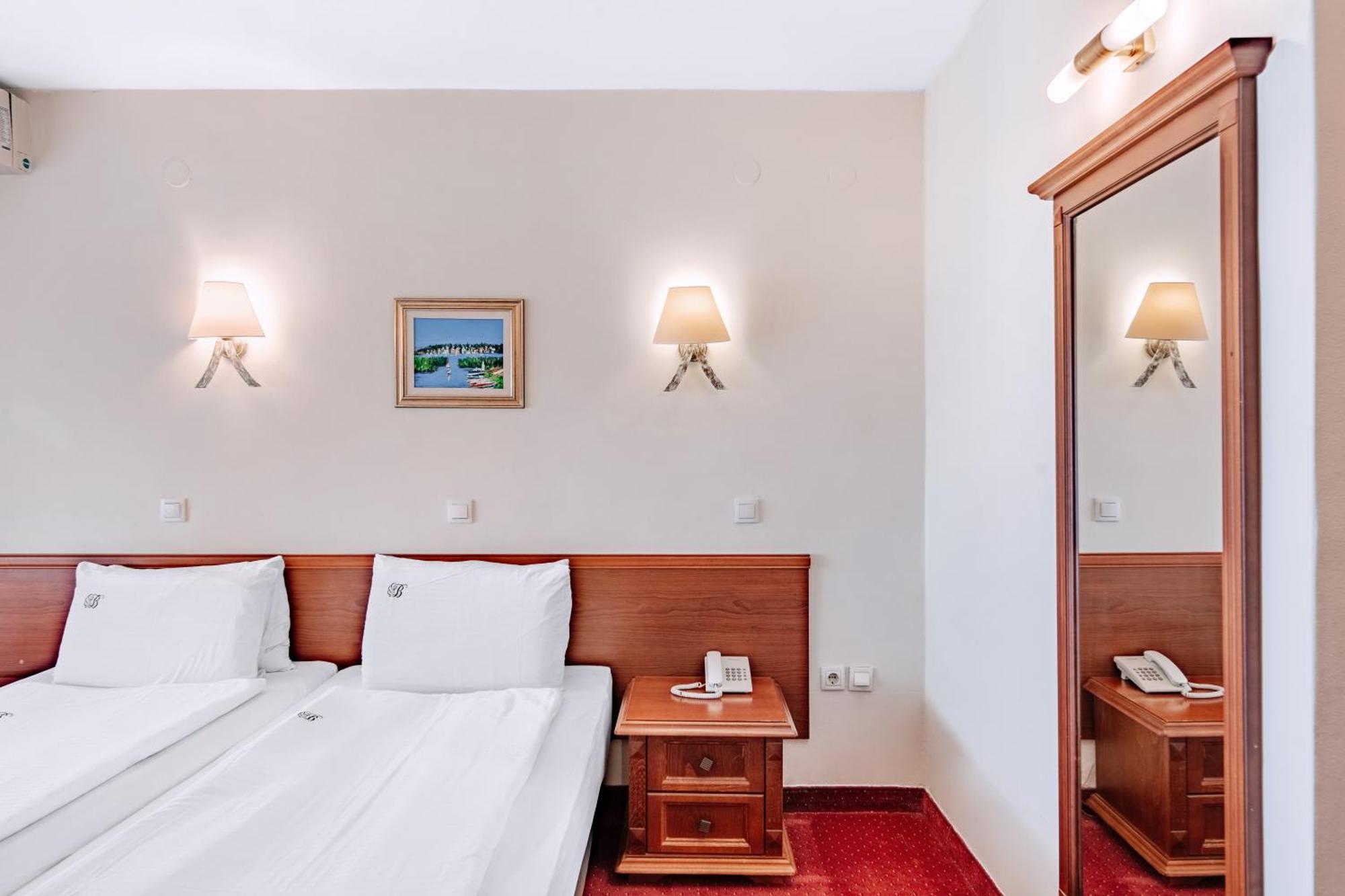 אוהריד Hotel Belvedere מראה חיצוני תמונה